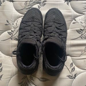 Lebron 17s lows size 11